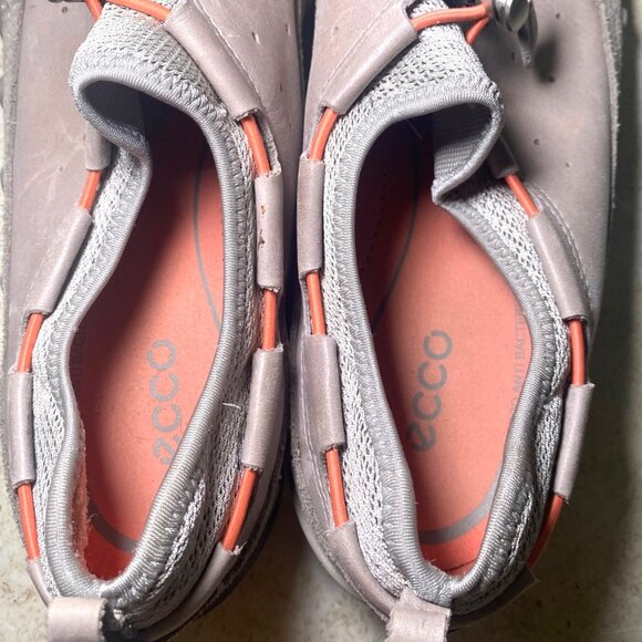 Ecco Womens Gray Suede & Leather Slip-On Shoes Toggle Closure Gorpcore Casual - Picture 9 of 12